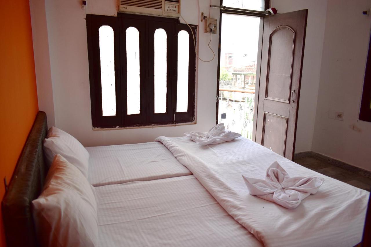 Sandhya Guest House Varanasi Near Ganga River Bagian luar foto