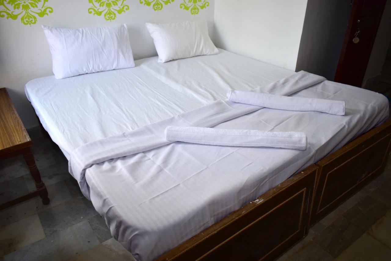 Sandhya Guest House Varanasi Near Ganga River Bagian luar foto