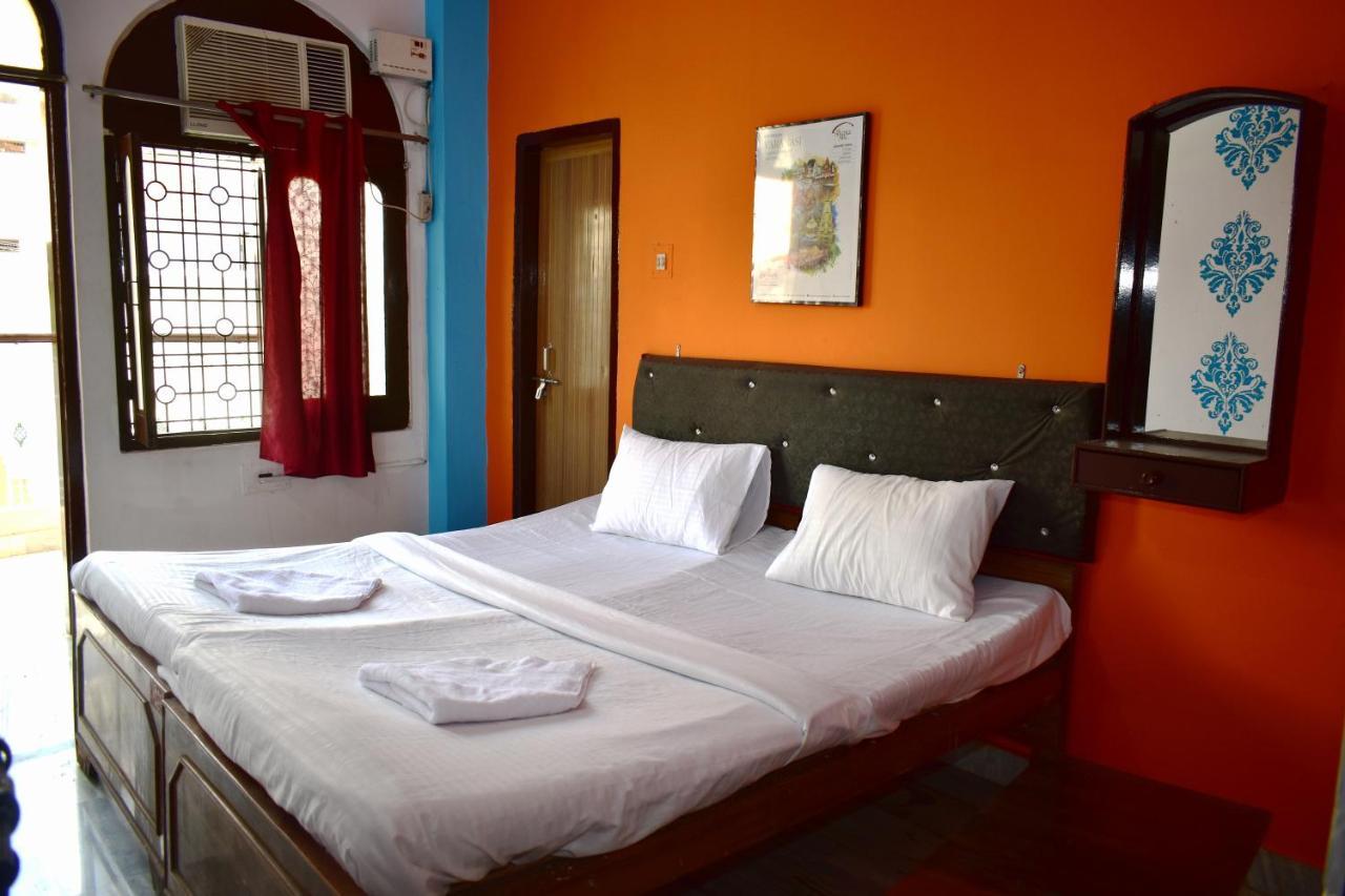 Sandhya Guest House Varanasi Near Ganga River Bagian luar foto