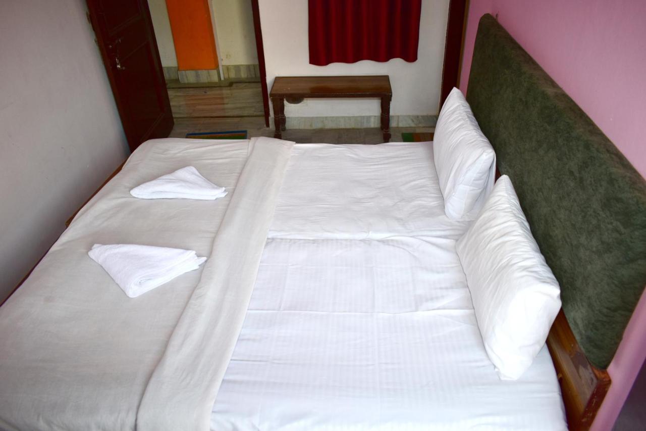 Sandhya Guest House Varanasi Near Ganga River Bagian luar foto