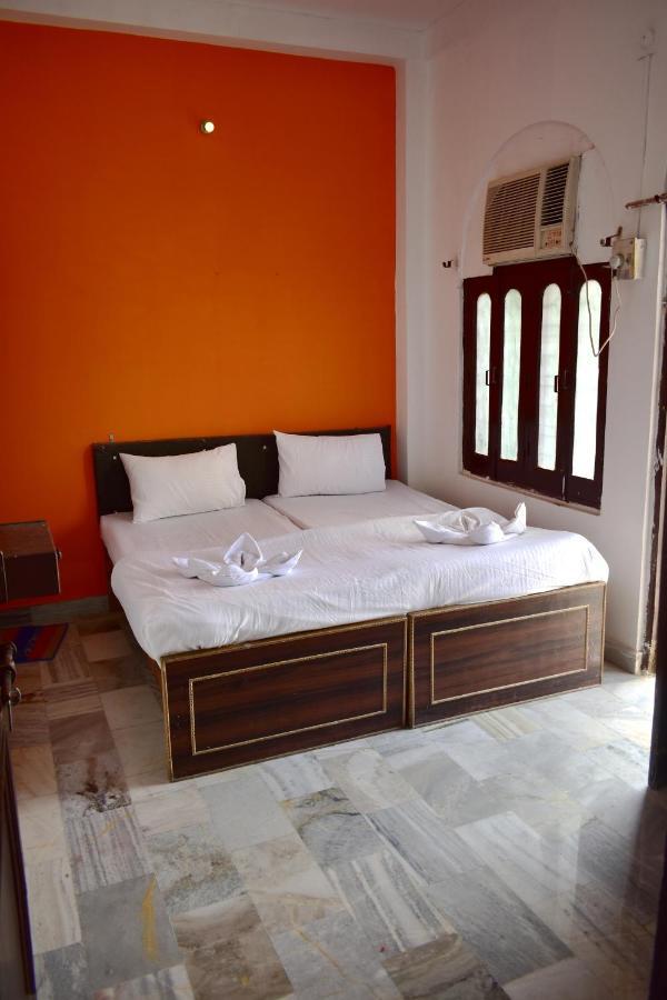 Sandhya Guest House Varanasi Near Ganga River Bagian luar foto