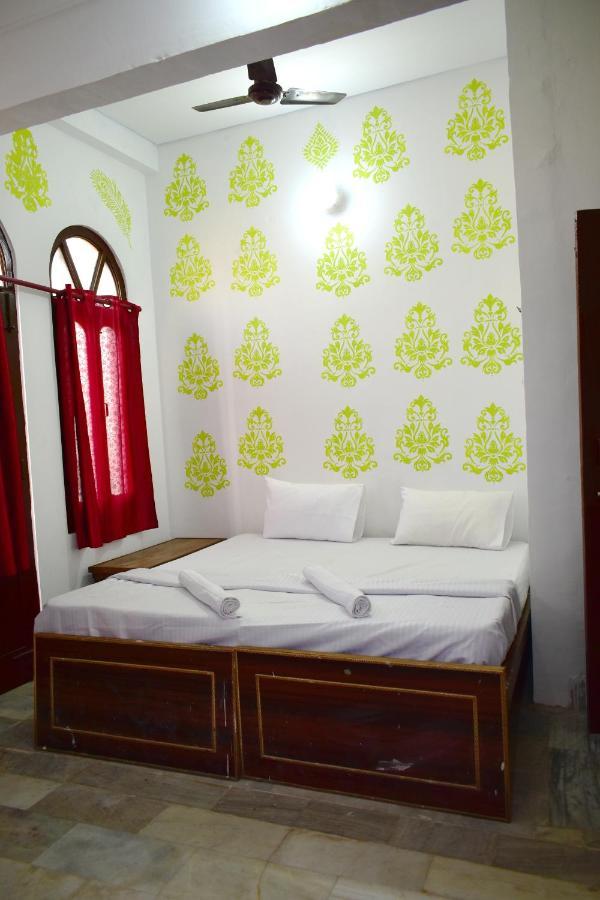 Sandhya Guest House Varanasi Near Ganga River Bagian luar foto