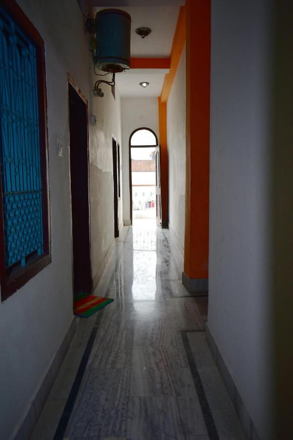 Sandhya Guest House Varanasi Near Ganga River Bagian luar foto