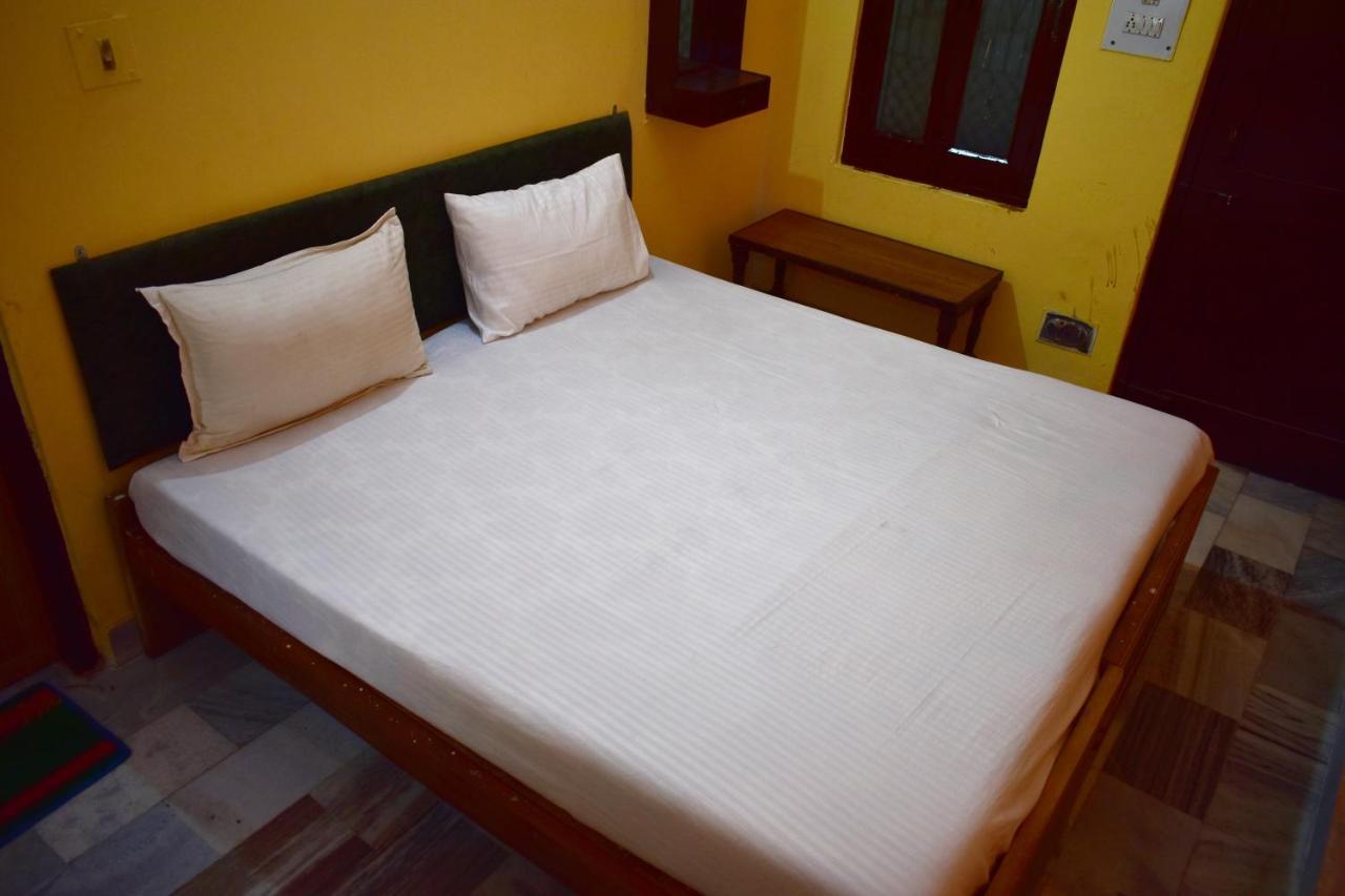Sandhya Guest House Varanasi Near Ganga River Bagian luar foto