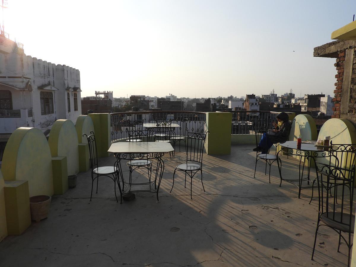 Sandhya Guest House Varanasi Near Ganga River Bagian luar foto