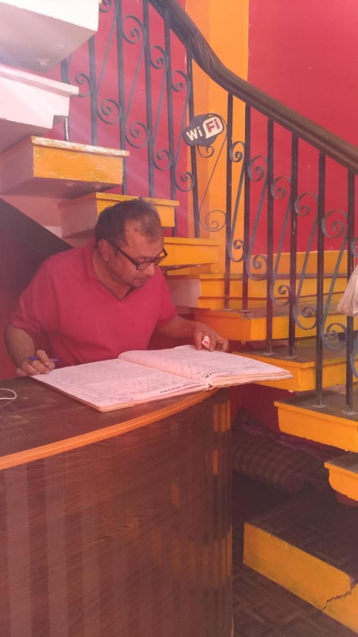 Sandhya Guest House Varanasi Near Ganga River Bagian luar foto
